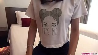 Худенькая молодая француженка сношается и наслаждается спермой во влагалище