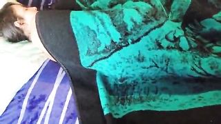 Волосатый батя трахнул старшую дочь пока та спала