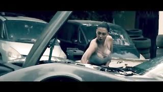 Девушке снится БДСМ сон где она прикованная к турнику трахается с чуваком